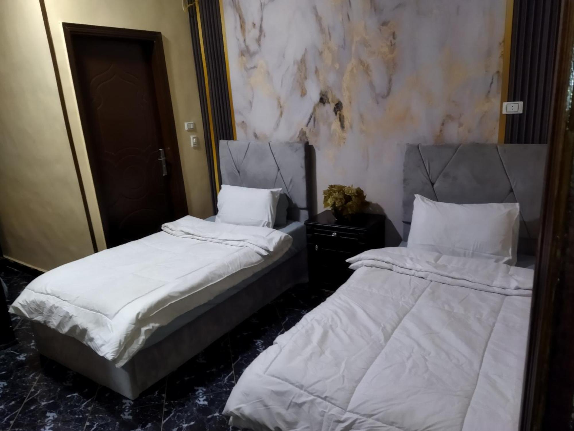 Best Four Pyramids View Kafret el-Gabal Room photo